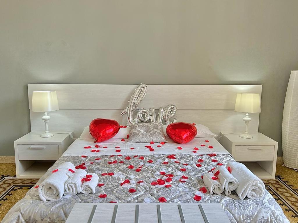 Palazzo Napolitano Bed & Breakfast ปาแลร์โม ภายนอก รูปภาพ