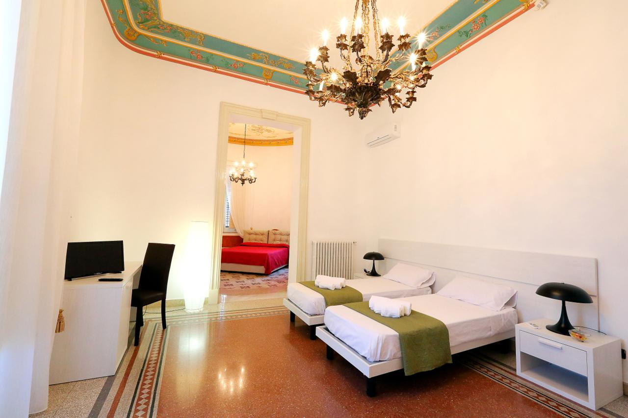 Palazzo Napolitano Bed & Breakfast ปาแลร์โม ภายนอก รูปภาพ